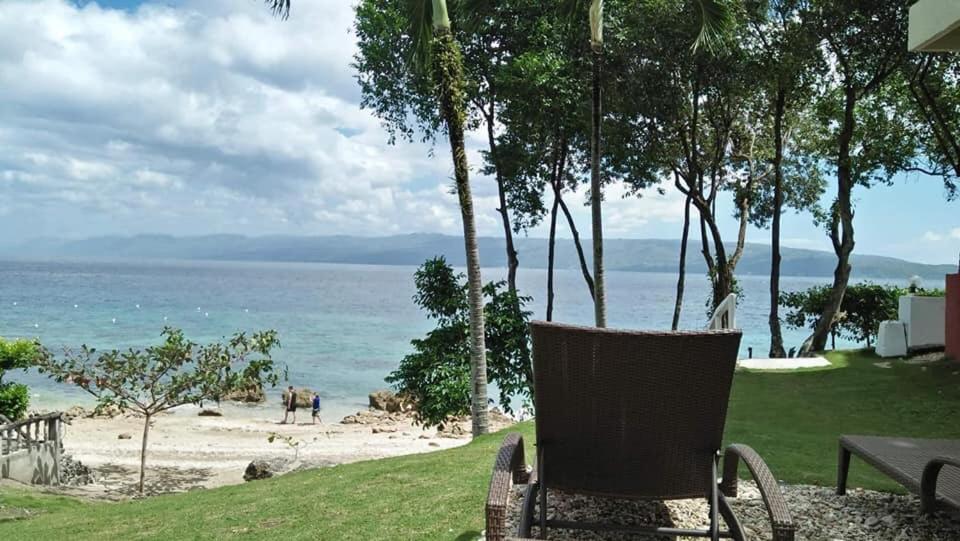 Wuthering Heights Bed & Breakfast By The Sea Dumaguete City ภายนอก รูปภาพ
