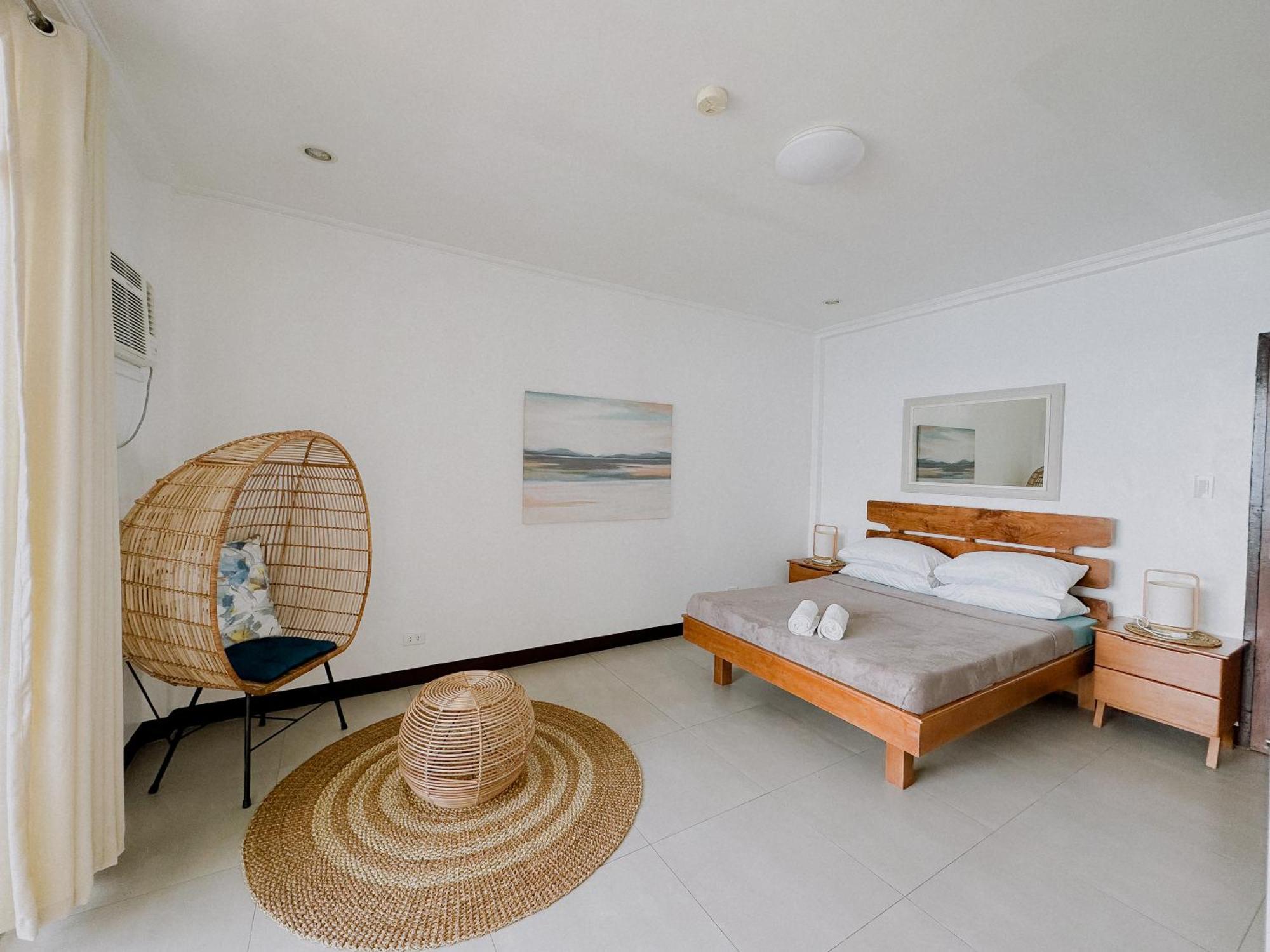 Wuthering Heights Bed & Breakfast By The Sea Dumaguete City ภายนอก รูปภาพ