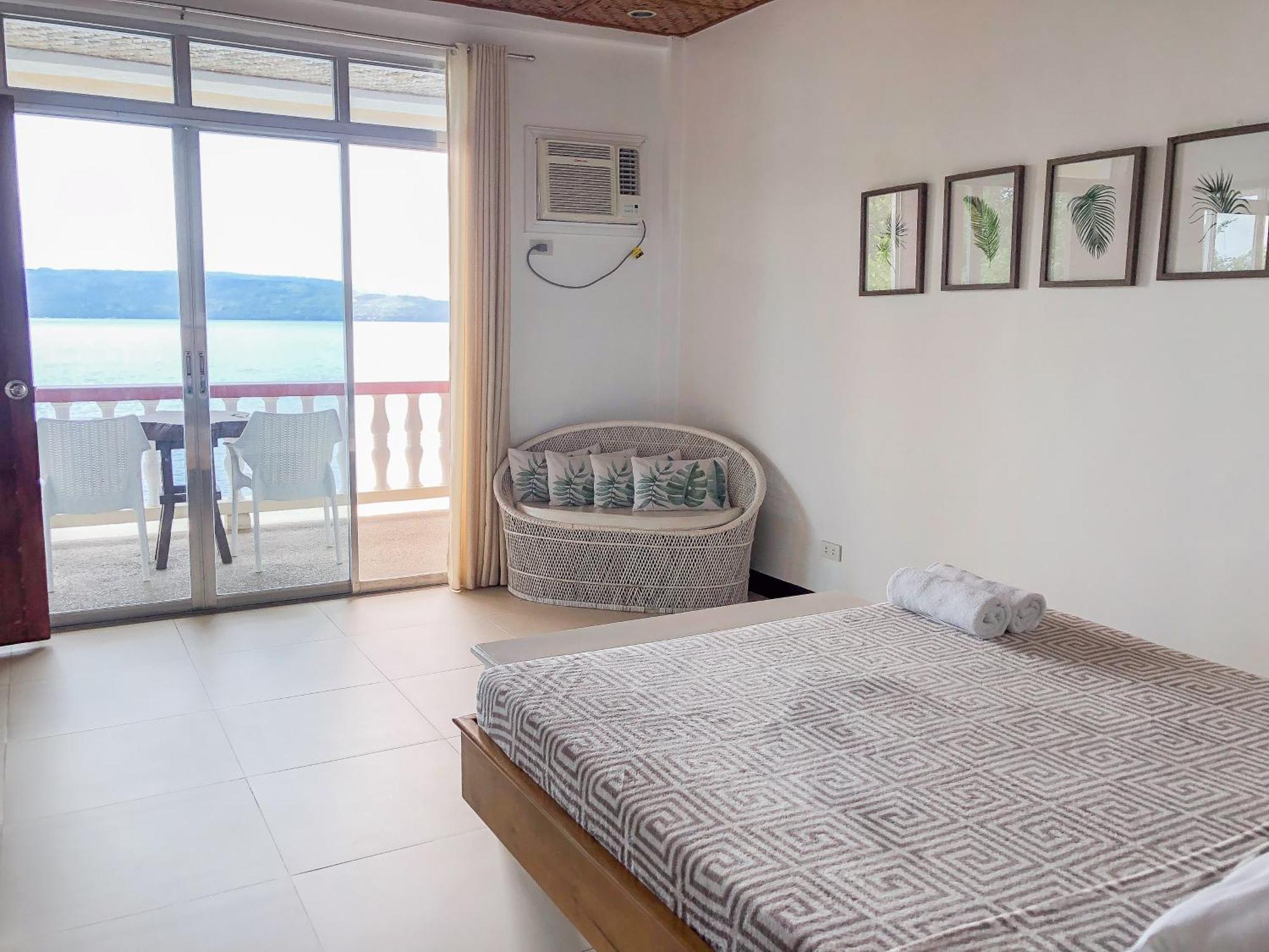 Wuthering Heights Bed & Breakfast By The Sea Dumaguete City ภายนอก รูปภาพ