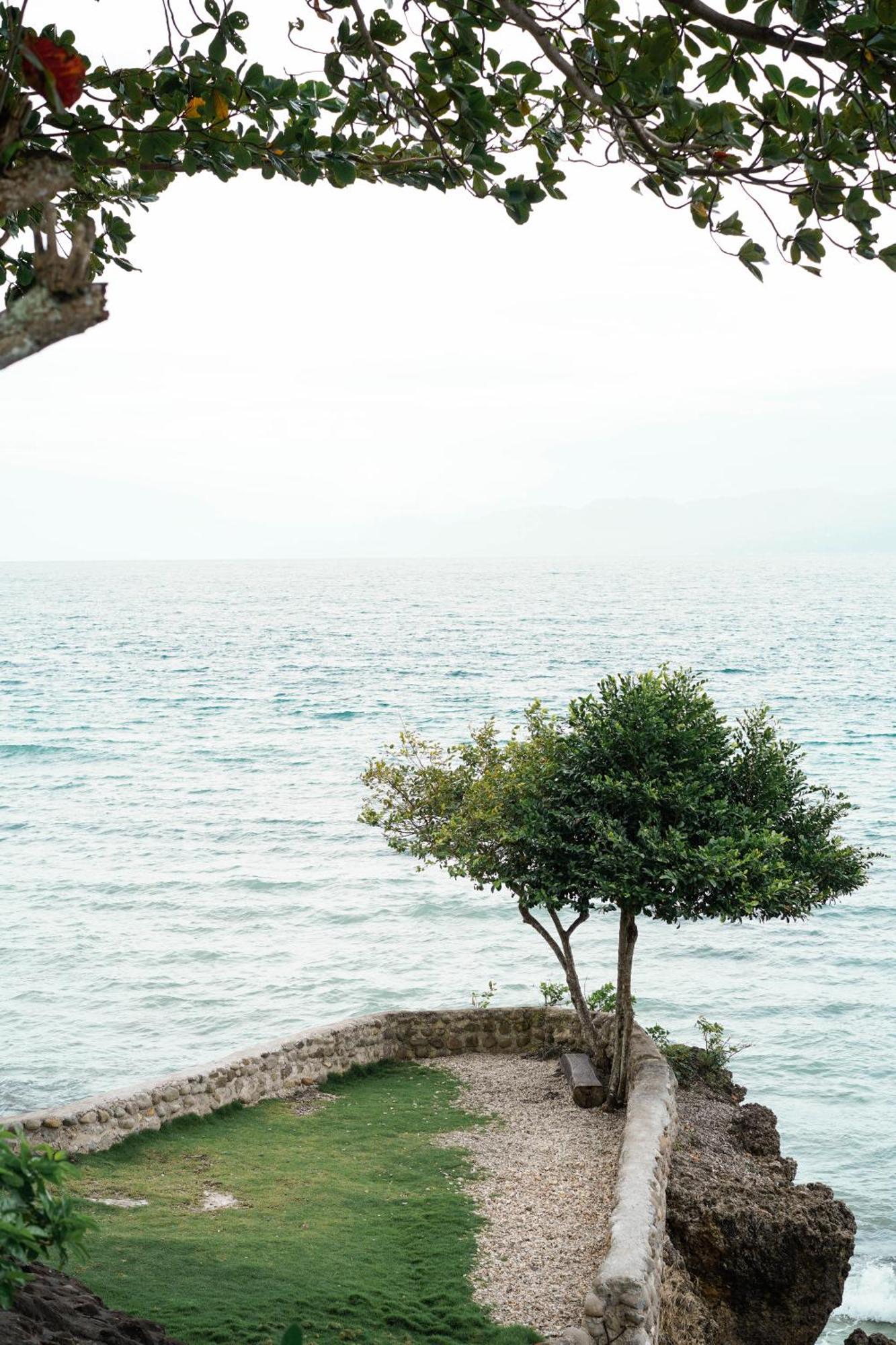 Wuthering Heights Bed & Breakfast By The Sea Dumaguete City ภายนอก รูปภาพ